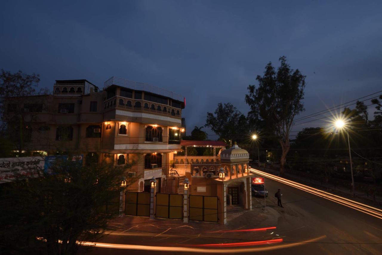 Empire Palace Hotel Udajpur Exteriér fotografie